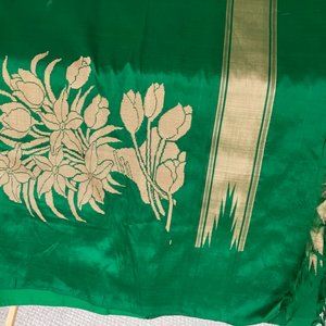 Dark green Kanjivaran saree